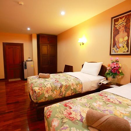 At Chiang Mai Hotel Exterior photo