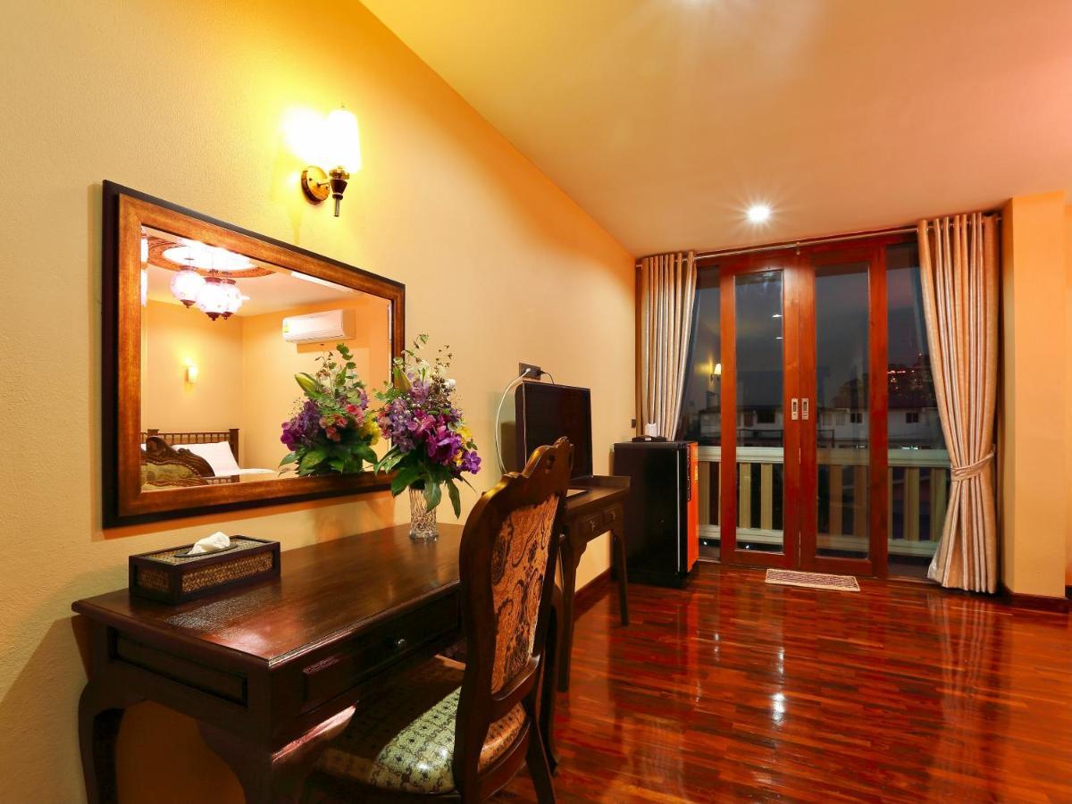 At Chiang Mai Hotel Exterior photo