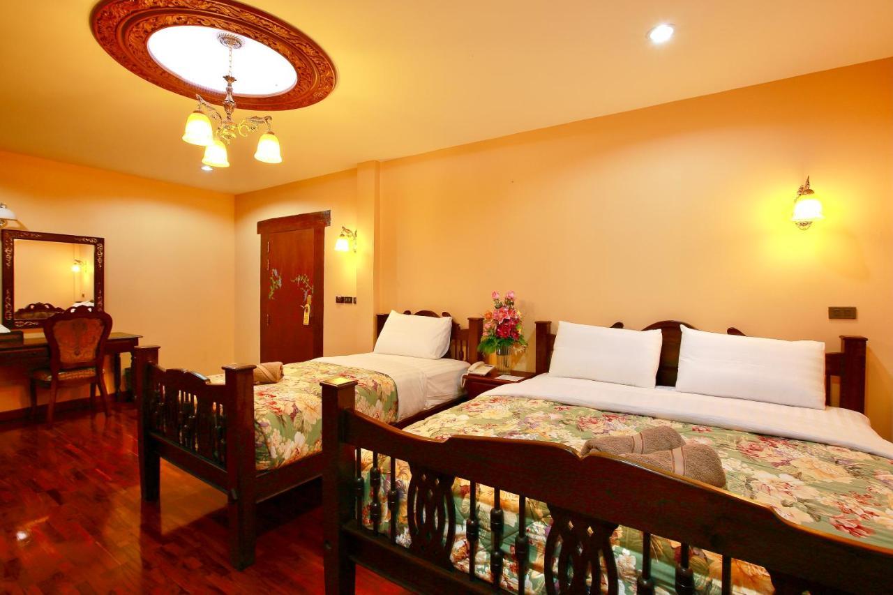 At Chiang Mai Hotel Exterior photo