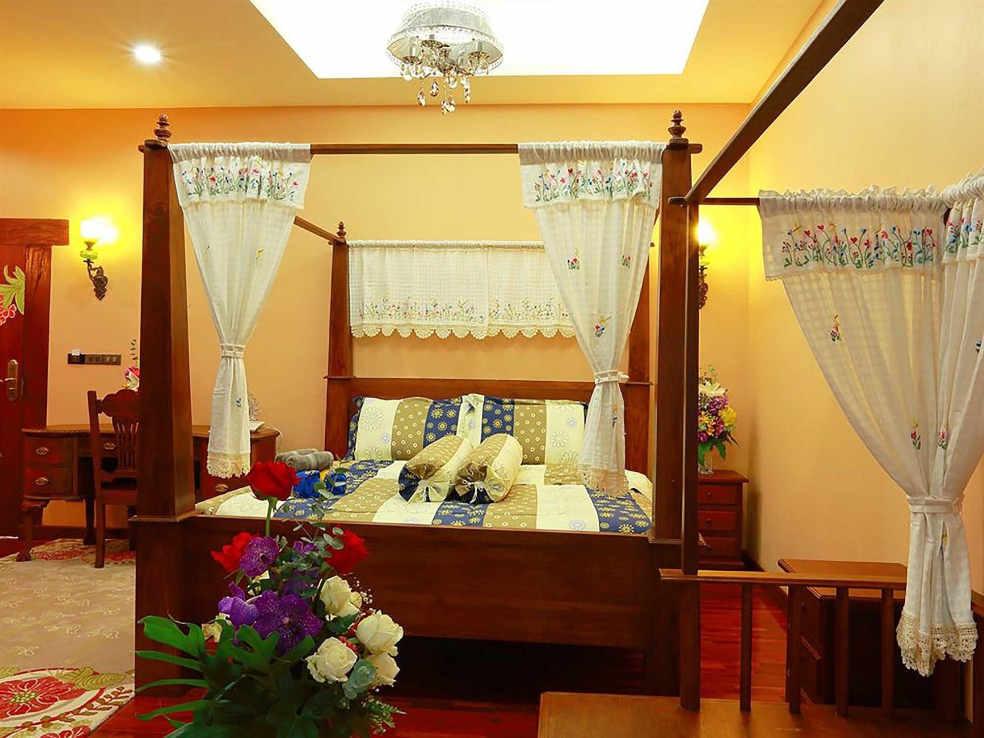 At Chiang Mai Hotel Exterior photo