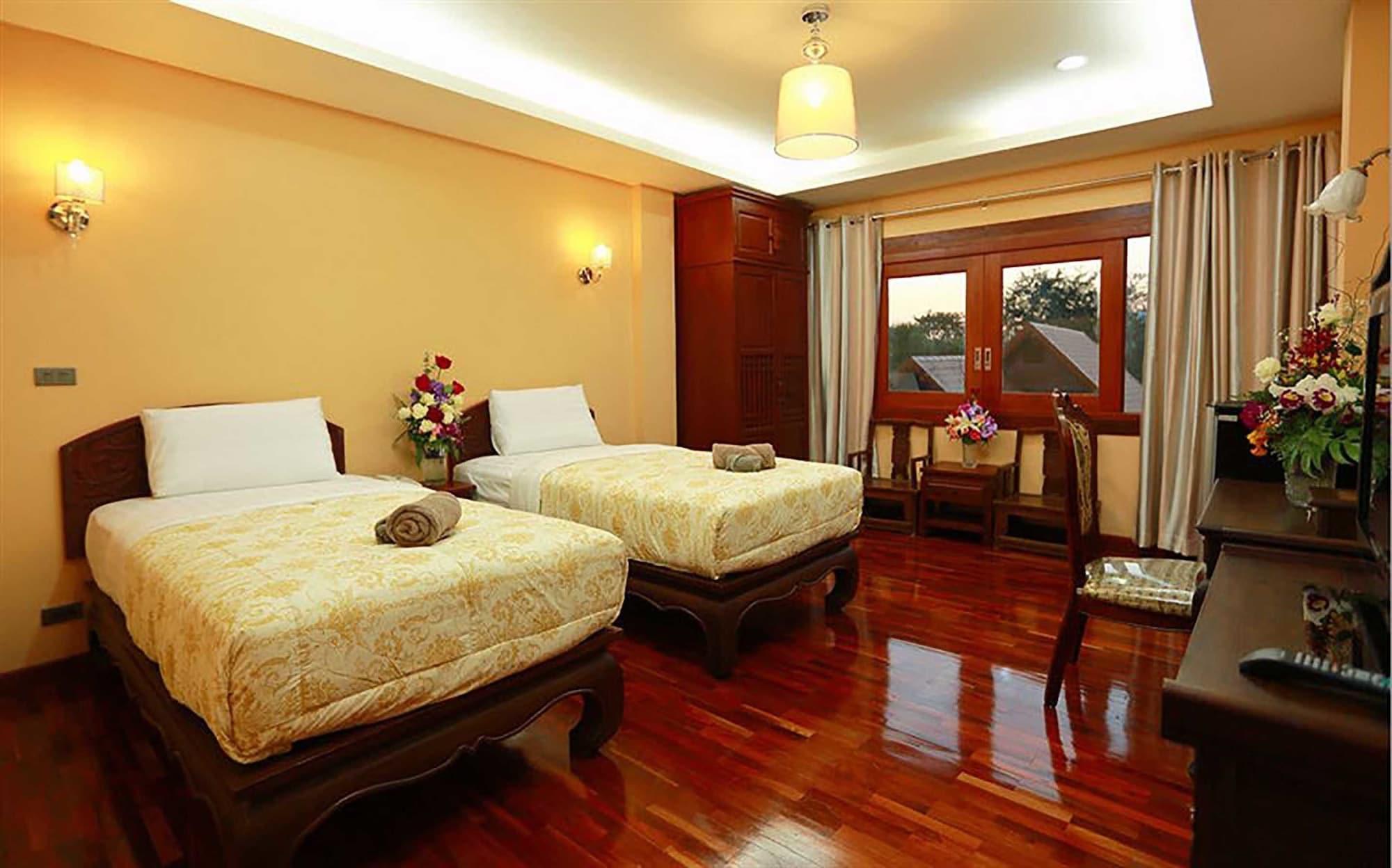 At Chiang Mai Hotel Exterior photo