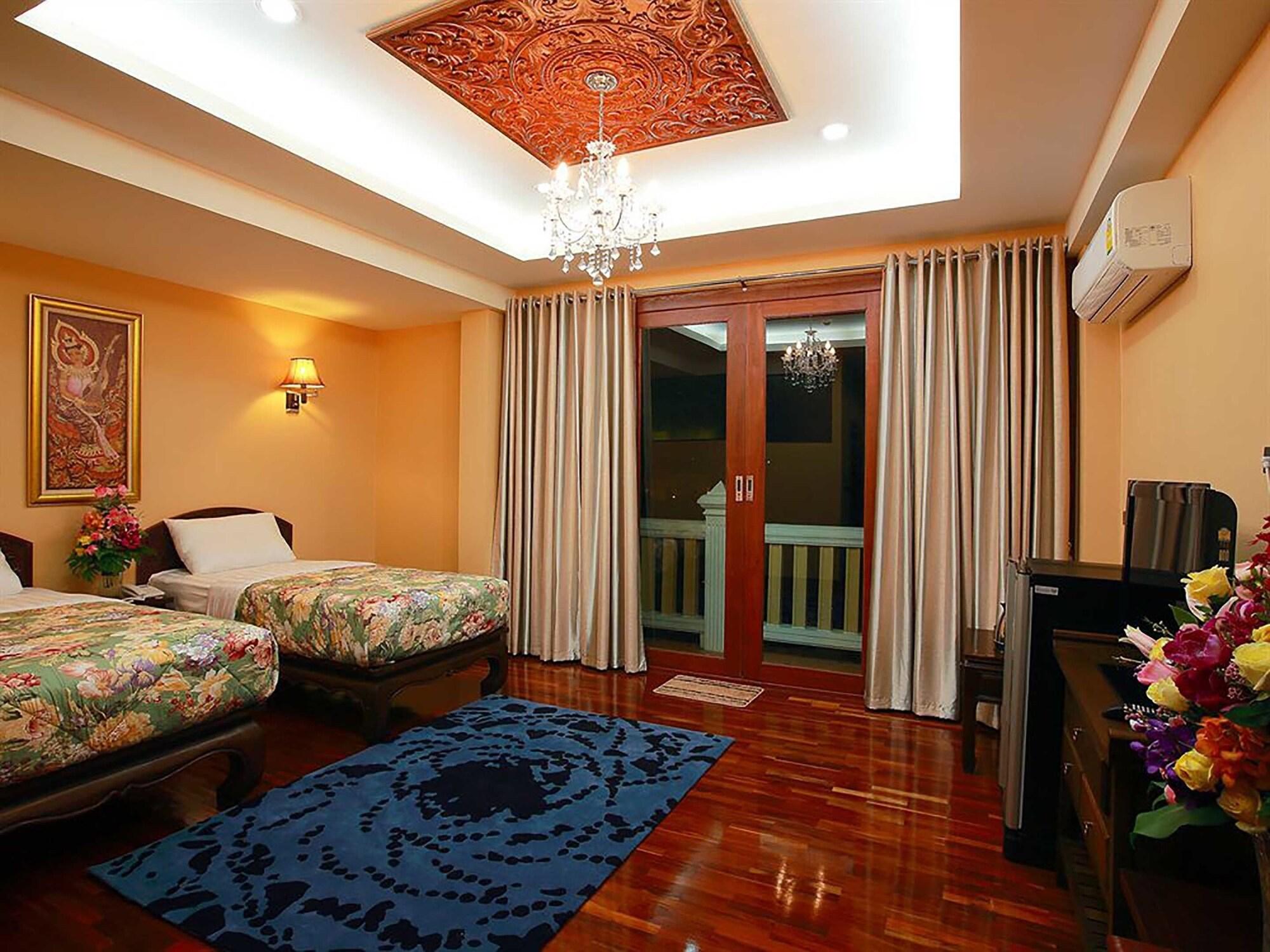 At Chiang Mai Hotel Exterior photo