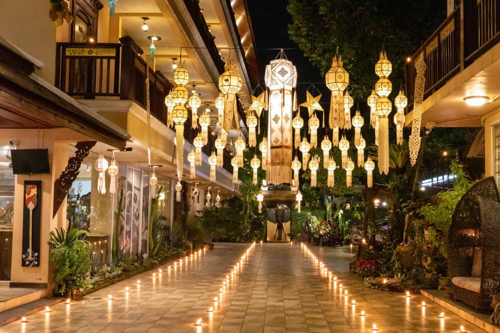 At Chiang Mai Hotel Exterior photo