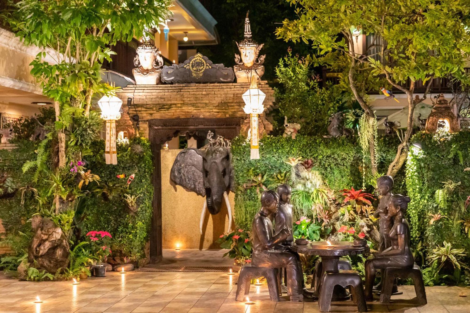 At Chiang Mai Hotel Exterior photo