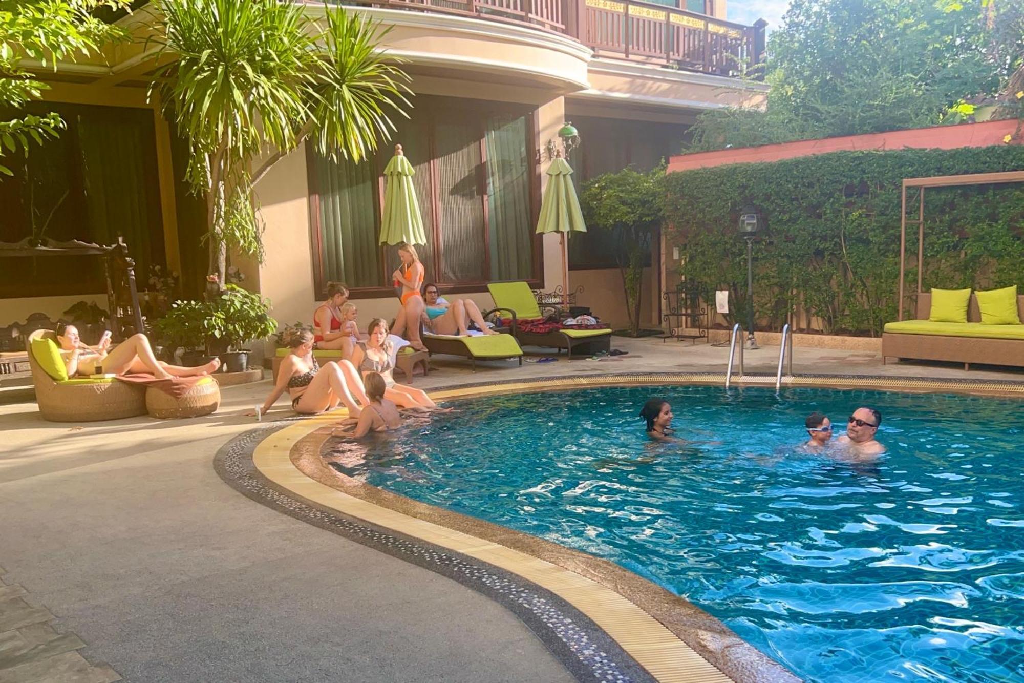 At Chiang Mai Hotel Exterior photo