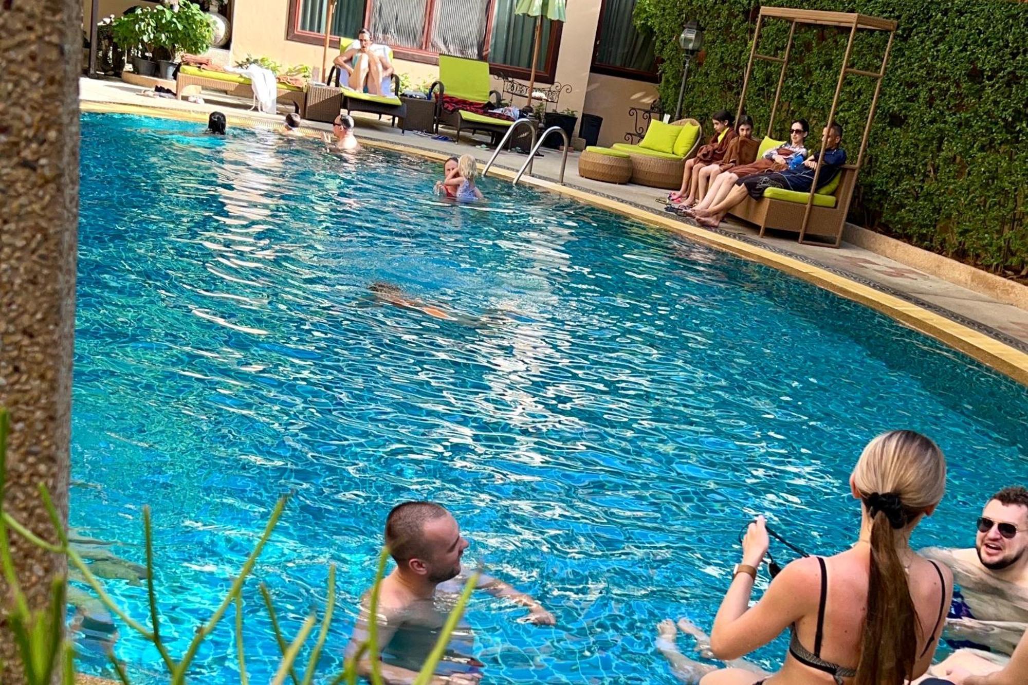 At Chiang Mai Hotel Exterior photo