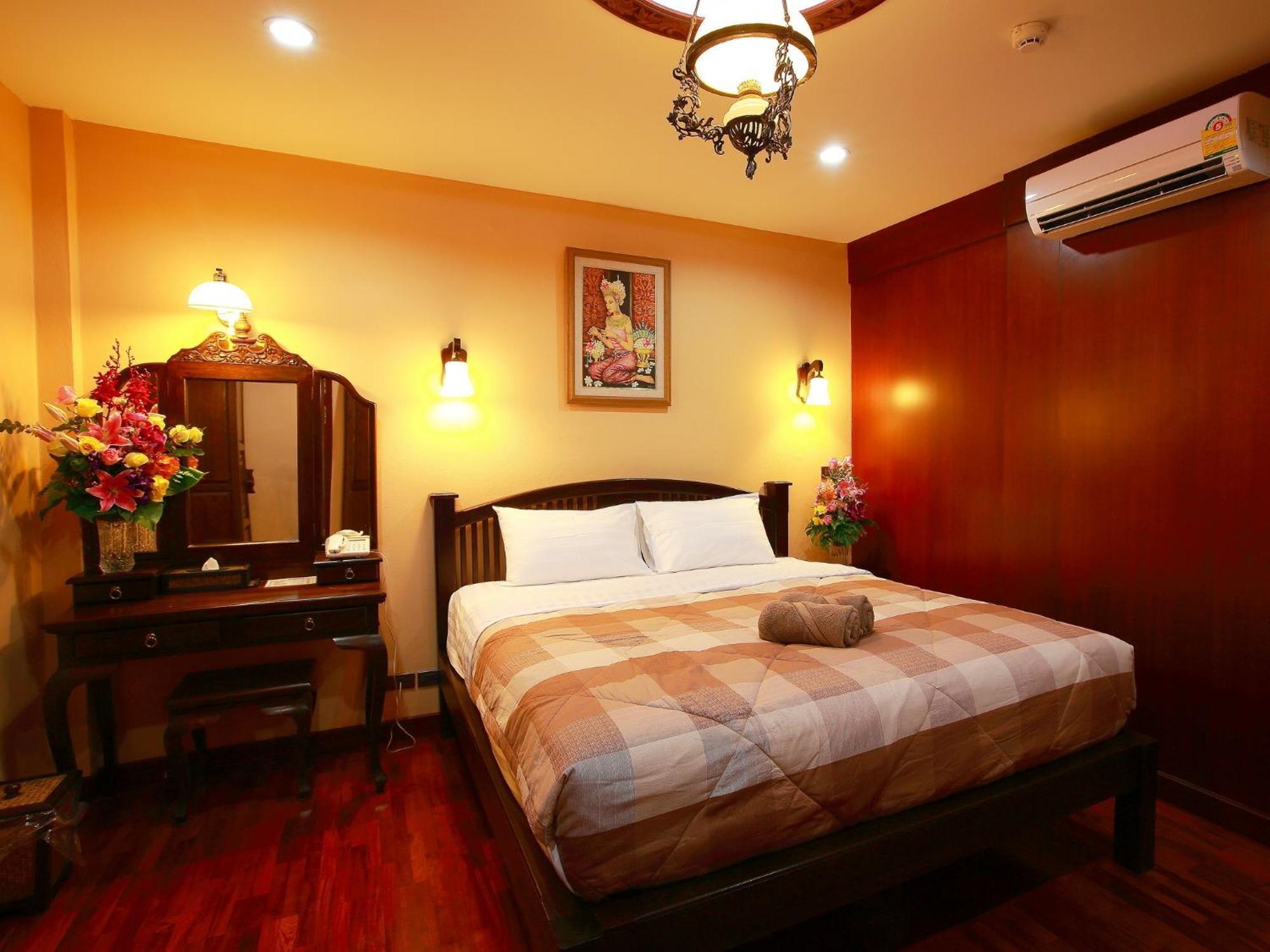 At Chiang Mai Hotel Exterior photo