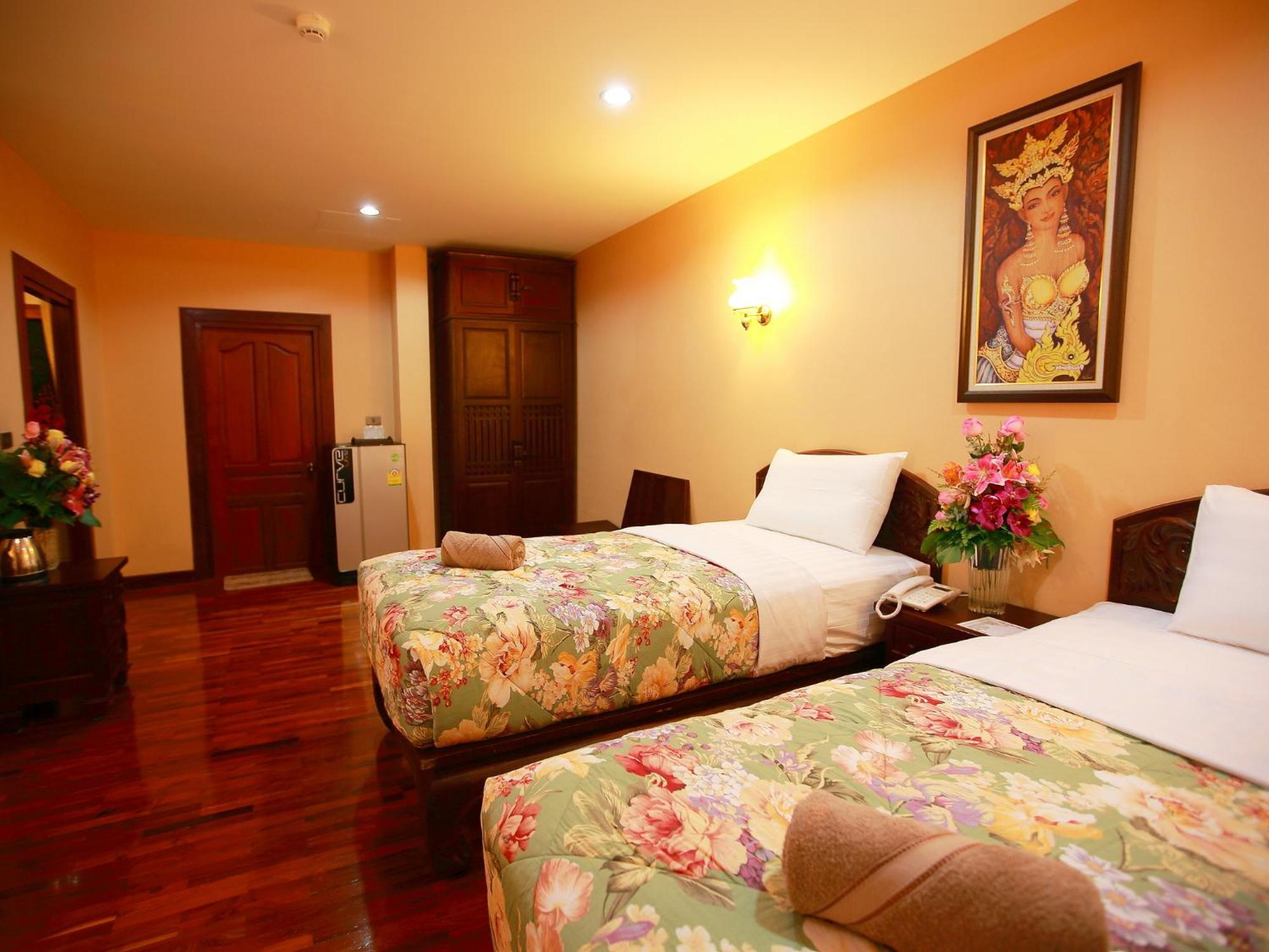 At Chiang Mai Hotel Exterior photo