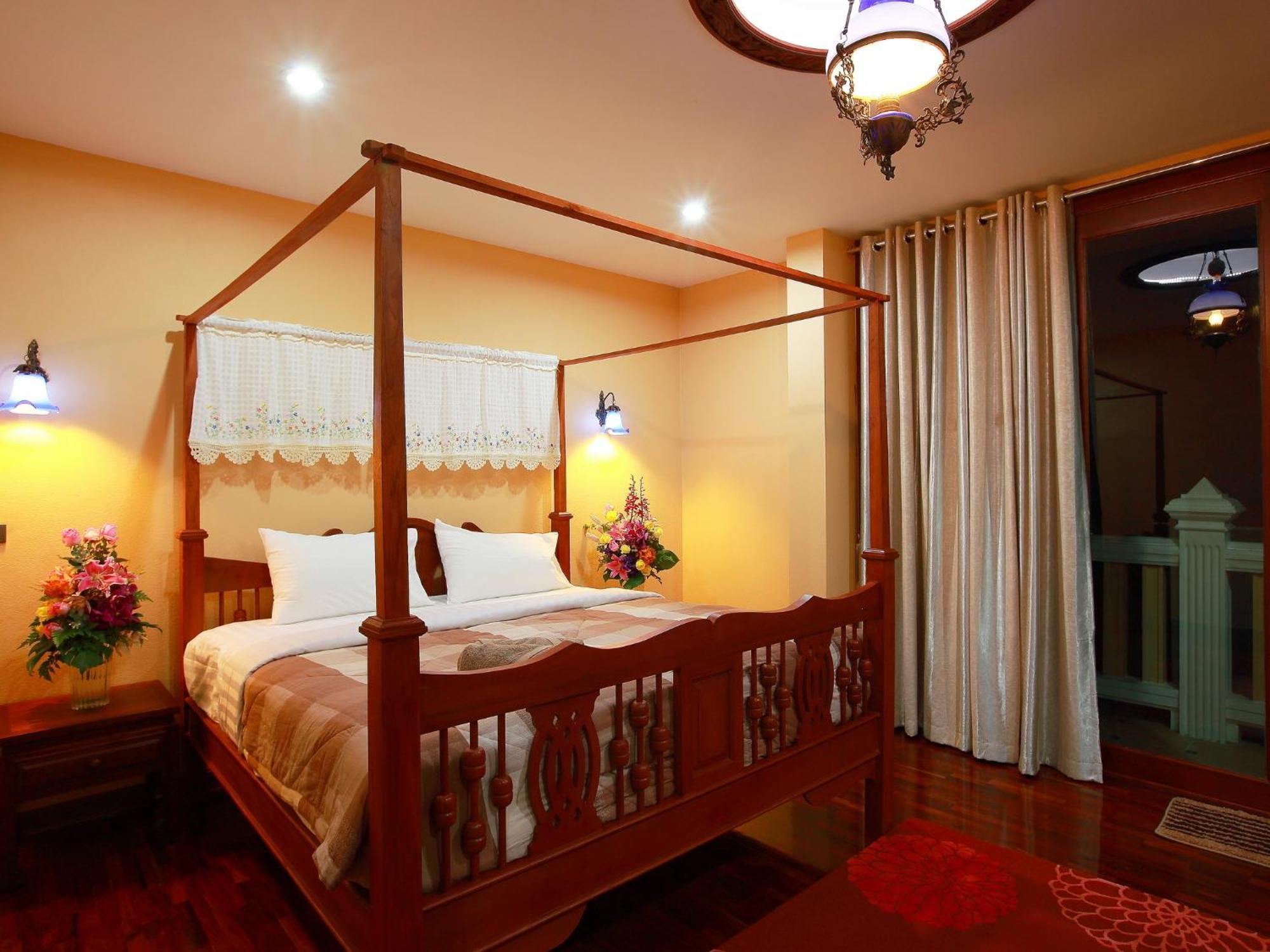 At Chiang Mai Hotel Exterior photo