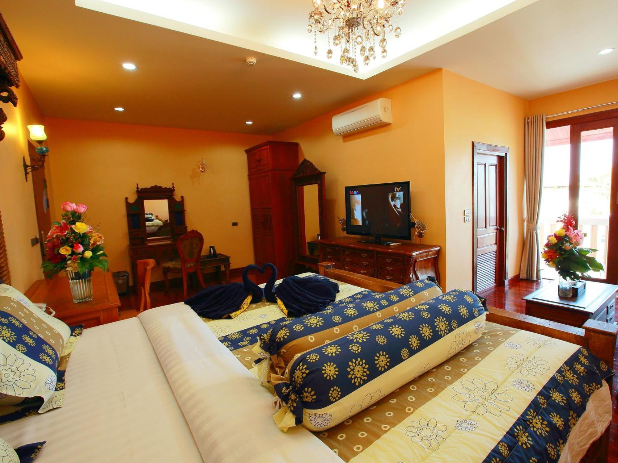 At Chiang Mai Hotel Exterior photo