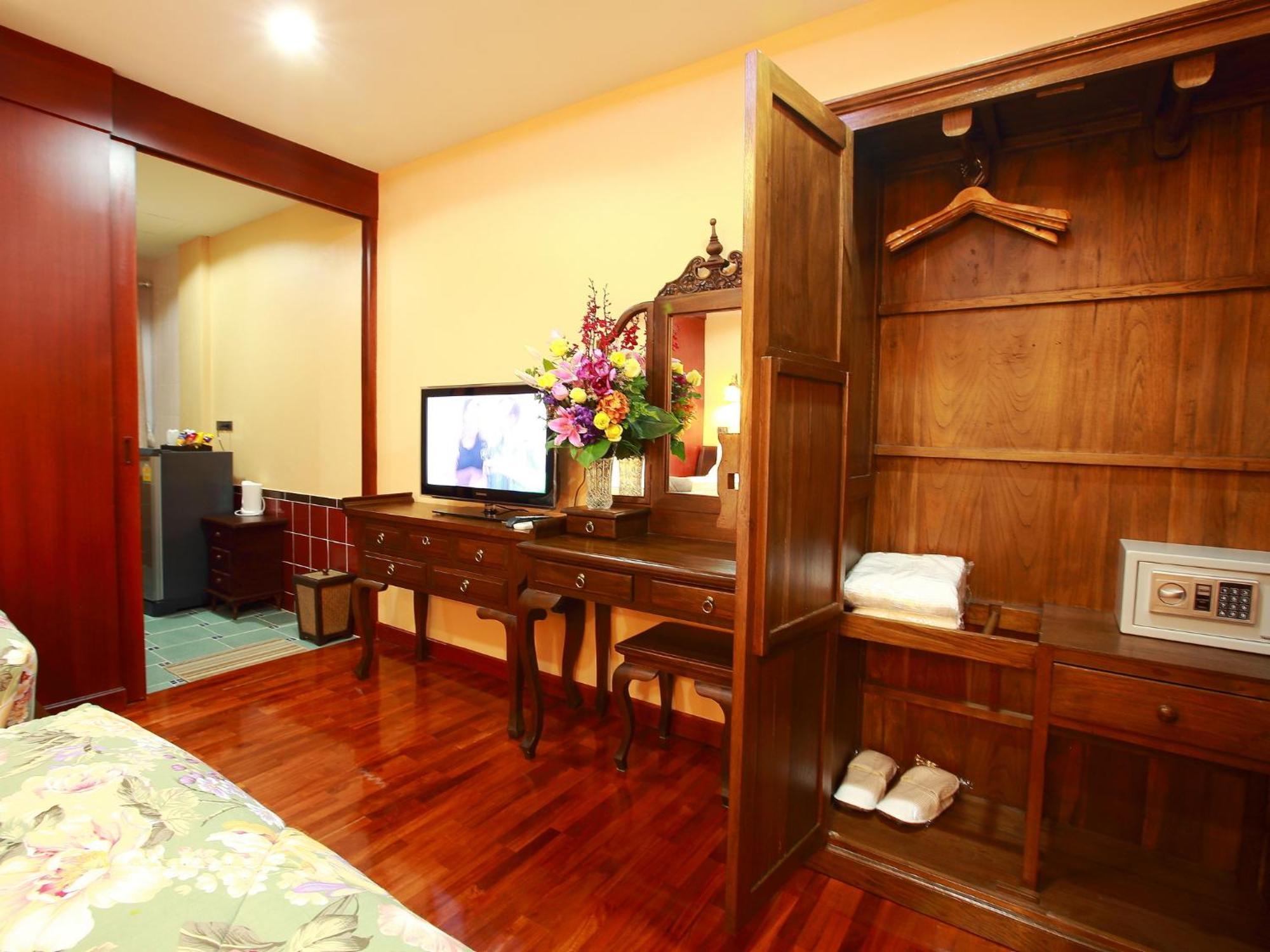 At Chiang Mai Hotel Exterior photo