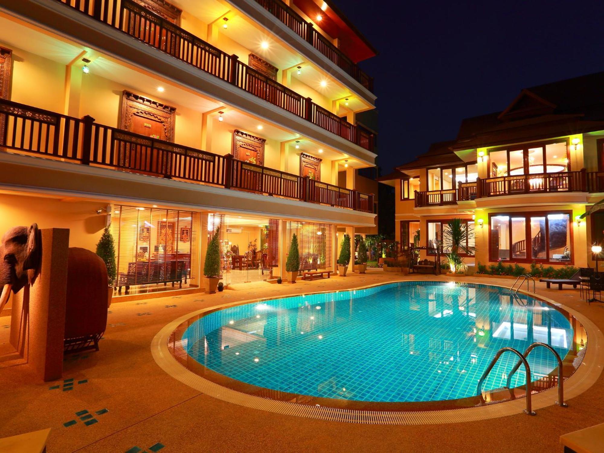 At Chiang Mai Hotel Exterior photo